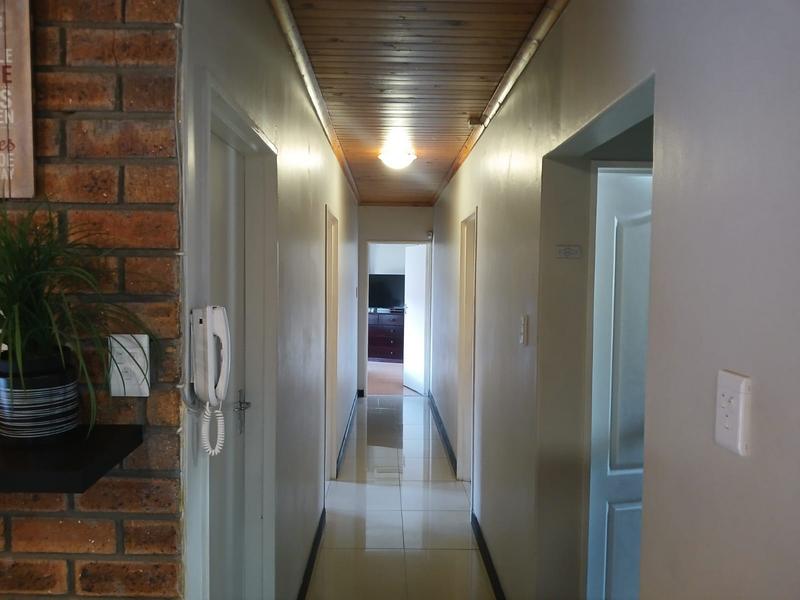 4 Bedroom Property for Sale in Rustdal Western Cape